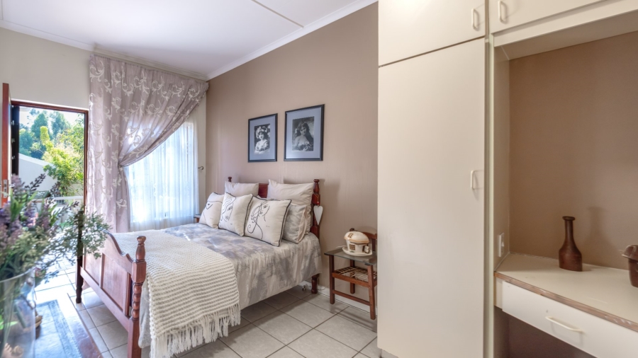 5 Bedroom Property for Sale in Denver Park Western Cape